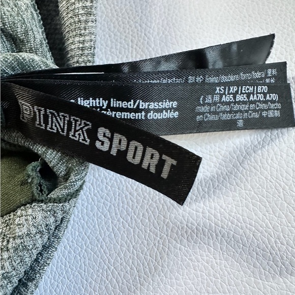 PINK Victoria's Secret Green Sports Bra with Racerback and Scoop Neck - Picture 4 of 4